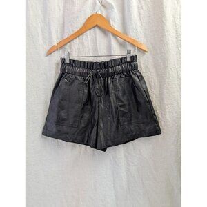 SChhjzpj women's size medium faux leather shorts elastic waist, 2" inseam C6